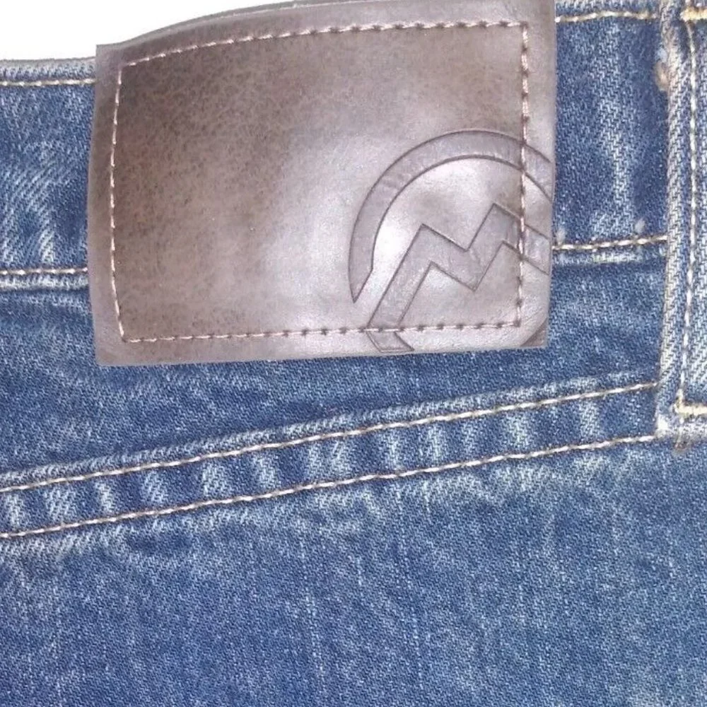 Magellan Outdoors Men's Jeans 42x26 Cotton straight blue thick denim dark wash